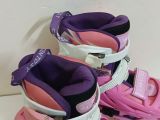 Patin màu hồng Centosy size 32 co giãn 35. (Giày thường bé đi size 29 30 vẫn có thể đi tốt). 