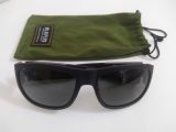  Kính râm nam giới gọng màu đen BLACK FLYS (Mới chưa sử dụng). 