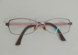  Gọng kính nữ màu phớt hồng nội địa của Hàn Quốc. 