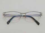  Gọng kính nam giới nửa viền titanium màu bạch kim Police (Độ mới hơn 90%). 