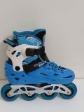  Patin màu xanh Flying Eagle size 33 co giãn 37 (Tầm chân size 31 32 vẫn đi tốt). 