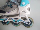  Giày patin màu xanh trắng OXELO size 32 co giãn đến 35 (Decalthon thương hiệu của Pháp). 