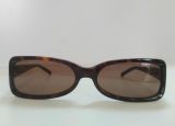  Kính râm gọng màu mai rùa đồi mồi, tròng màu nâu Furla (Made in Italy). 