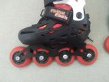  Patin màu đen phối đỏ Flying Eagle size 28 co giãn 32 (Tầm chân size 25 vẫn đi tốt). 