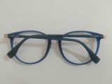 Gọng kính nữ màu xanh Police độ mới khoảng 96%. 