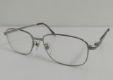  Gọng kính nam giới titanium màu bạch kim thương hiệu Burberry. 
