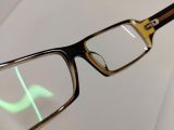  Gọng kính màu đen phối màu mã não đậm chất cổ điển thương hiệu Jins Global Standard 