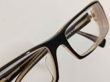  Gọng kính màu đen phối màu mã não đậm chất cổ điển thương hiệu Jins Global Standard 