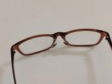  Gọng kính mầu nâu nhựa trọng thương hiệu Jins. Gọng kính thuộc dòng Air Frame. 