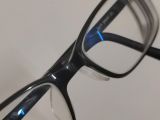  Gọng kính màu đen thương hiệu Zoff Smart của Nhật Bản. 