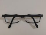  Gọng kính màu đen thương hiệu Zoff Smart của Nhật Bản. 