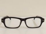  Gọng kính màu đen dáng vuông wellington thương hiệu Russ-K (Nhật Bản). 