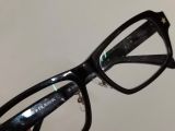  Gọng kính màu đen dáng vuông wellington thương hiệu Russ-K (Nhật Bản). 
