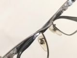  Gọng kính titanium màu bạch kim thương hiệu Premium (Made in Japan). 