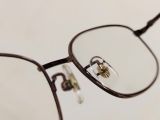  Gọng kính nam giới titanium màu nâu hun khói thương hiệu xa xỉ Burberry. 
