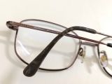  Gọng kính nam giới titanium màu nâu hun khói thương hiệu xa xỉ Burberry. 