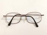  Gọng kính nam giới titanium màu nâu hun khói thương hiệu xa xỉ Burberry. 