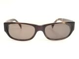  Kính râm thương hiệu Rayban dành cho người có khuôn mặt nhỏ nhắn. 