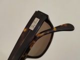  Kính râm thương hiệu Rayban dành cho người có khuôn mặt nhỏ nhắn. 