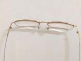  Gọng kính titanium dáng nửa viền màu vàng tây thương hiệu Prince (Made in Japan). 