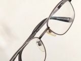  Gọng kính titanium màu nâu thương hiệu Perseus (Made in Japan). 