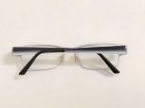  Gọng kính màu đen phối trắng thương hiệu Alain Delon của Pháp (Made in Japan). 