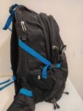  Balo màu màu đen xanh The North Face  (Xuât thị trường Hàn Quốc)(Độ mới khoảng hơn 90%)(Có áo mưa bọc túi đi kèm). 