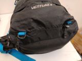  Balo màu màu đen xanh The North Face  (Xuât thị trường Hàn Quốc)(Độ mới khoảng hơn 90%)(Có áo mưa bọc túi đi kèm). 