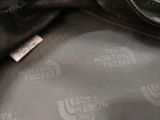  Balo màu màu đen xanh The North Face  (Xuât thị trường Hàn Quốc)(Độ mới khoảng hơn 90%)(Có áo mưa bọc túi đi kèm). 
