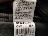  Balo màu màu đen xanh The North Face  (Xuât thị trường Hàn Quốc)(Độ mới khoảng hơn 90%)(Có áo mưa bọc túi đi kèm). 