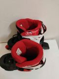  Patin màu đen và màu đỏ Flying Eagle size 33 co giãn 37 (chân giày thường size 30 31 đã có thể đi tốt). 