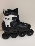 Patin màu đen Flying Eagle size 38 co giãn 42 (Tầm chân size 36 37 vẫn đi tốt)(Độ mới khoảng 90%). 