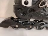  Patin màu đen Flying Eagle size 38 co giãn 42 (Tầm chân size 36 37 vẫn đi tốt)(Độ mới khoảng 90%). 