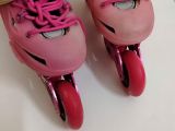  Patin màu hồng Flying Eagle size 33 co giãn 37 (Tầm chân size 31 32 vẫn đi tốt). 