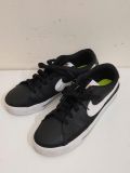  Giày thể thao màu đen thương hiệu Nike (DH3161-001) size 38 tương đương 24cm. 