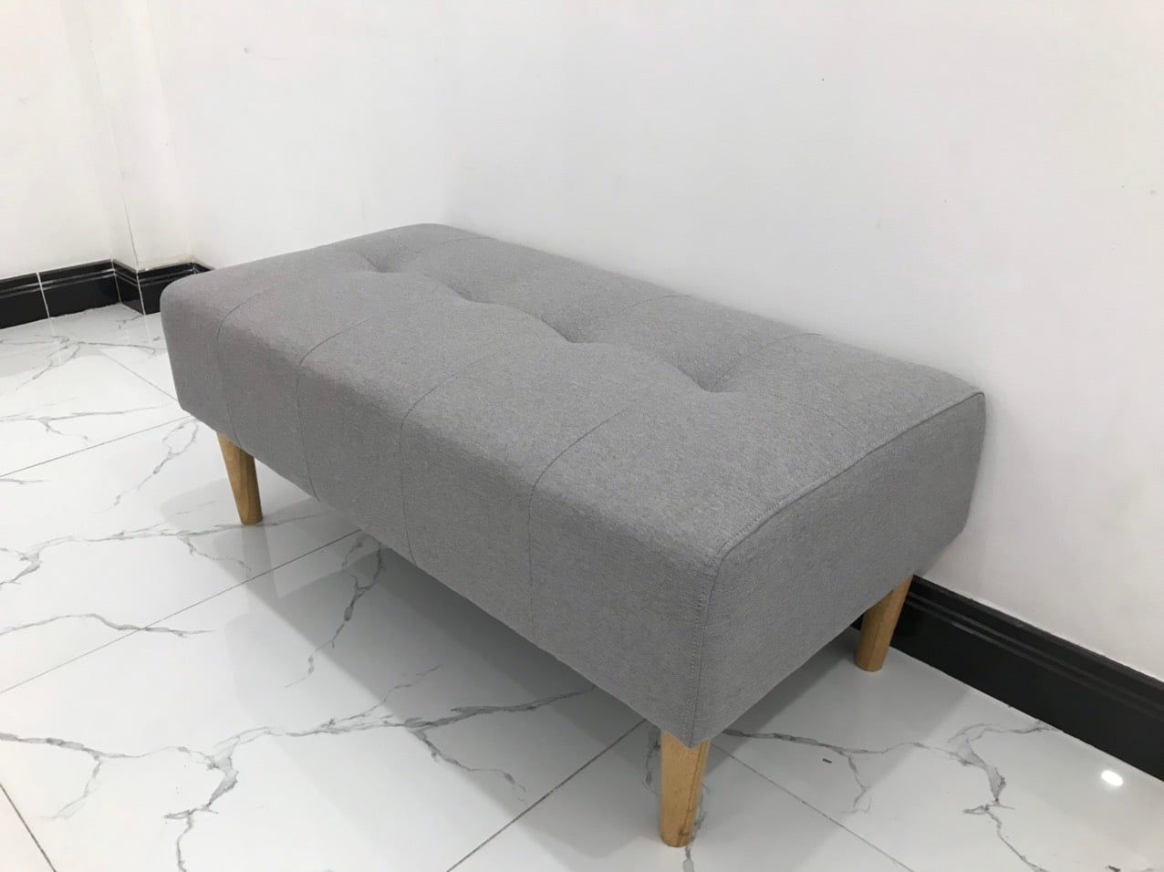  Ghế sofa đôn xám trắng giá rẻ 1m x 50 cho tiệm shop nhỏ 