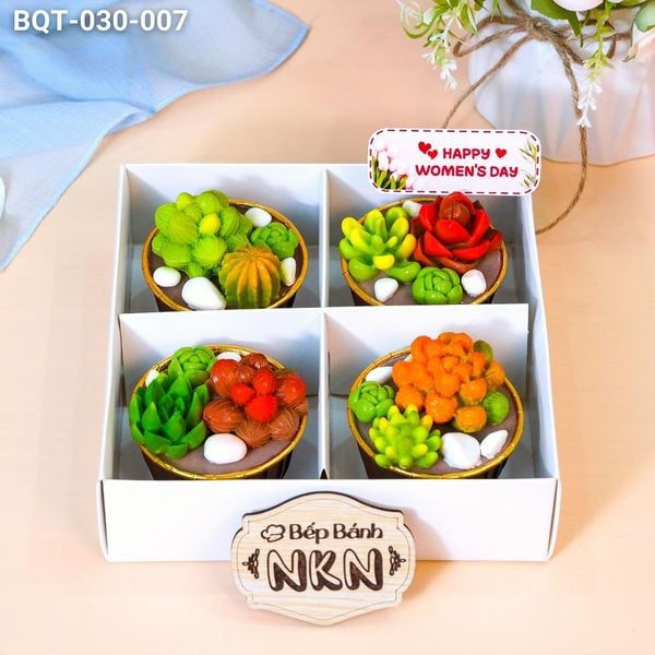  Hộp Bánh Quà Tặng 4 Cupcake Sen Đá (BQT-030-007) 