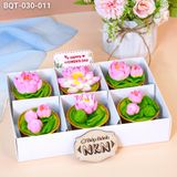  Hộp Bánh Quà Tặng 6 Cupcake Hoa Sen (BQT-030-011) 