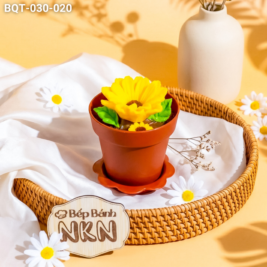  Hộp Bánh Quà Tặng Chậu Hoa Hướng Dương Kèm Xẻng (BQT-030-020) 