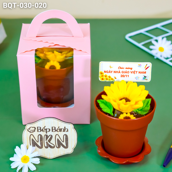  Hộp Bánh Quà Tặng Chậu Hoa Hướng Dương Kèm Xẻng (BQT-030-020) 