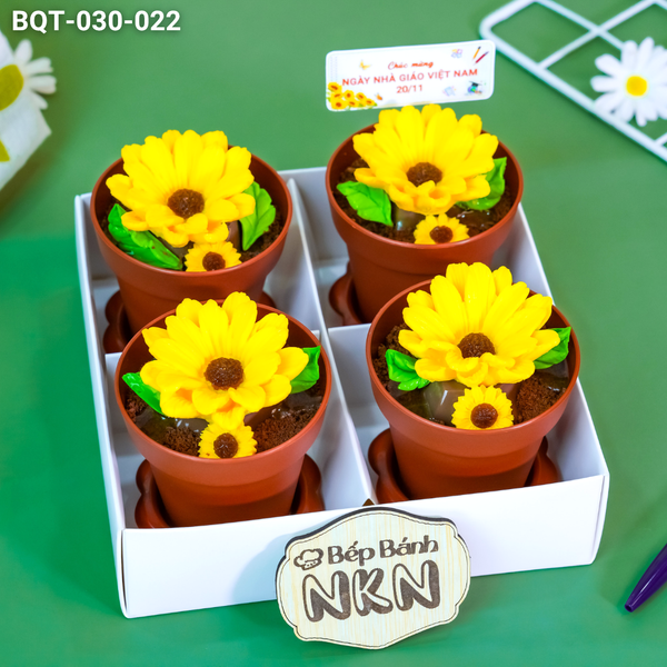  Hộp Bánh Quà Tặng 4 Chậu Hoa Hướng Dương Kèm Xẻng (BQT-030-022) 