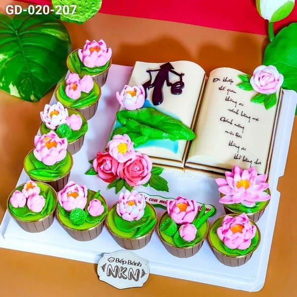  Bánh Sinh Nhật Hoa Sen Tặng Mẹ (GD-020-207) 