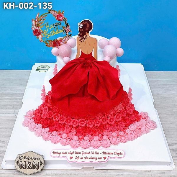  Bánh Sinh Nhật Cô Gái Váy Hoa (KH-002-135) 