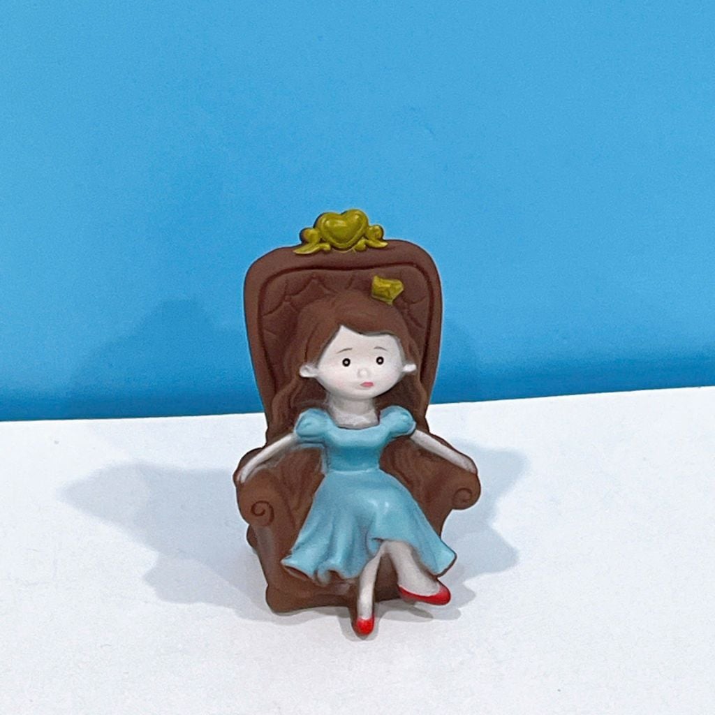  Tượng Quý Bà Ngồi Ghế (PKT-999-233) 