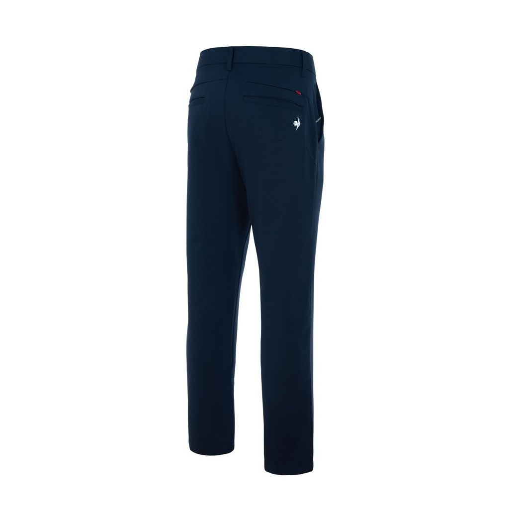 Thiết kế Stretch Forcer linh hoạt hỗ trợ cú đánh golf