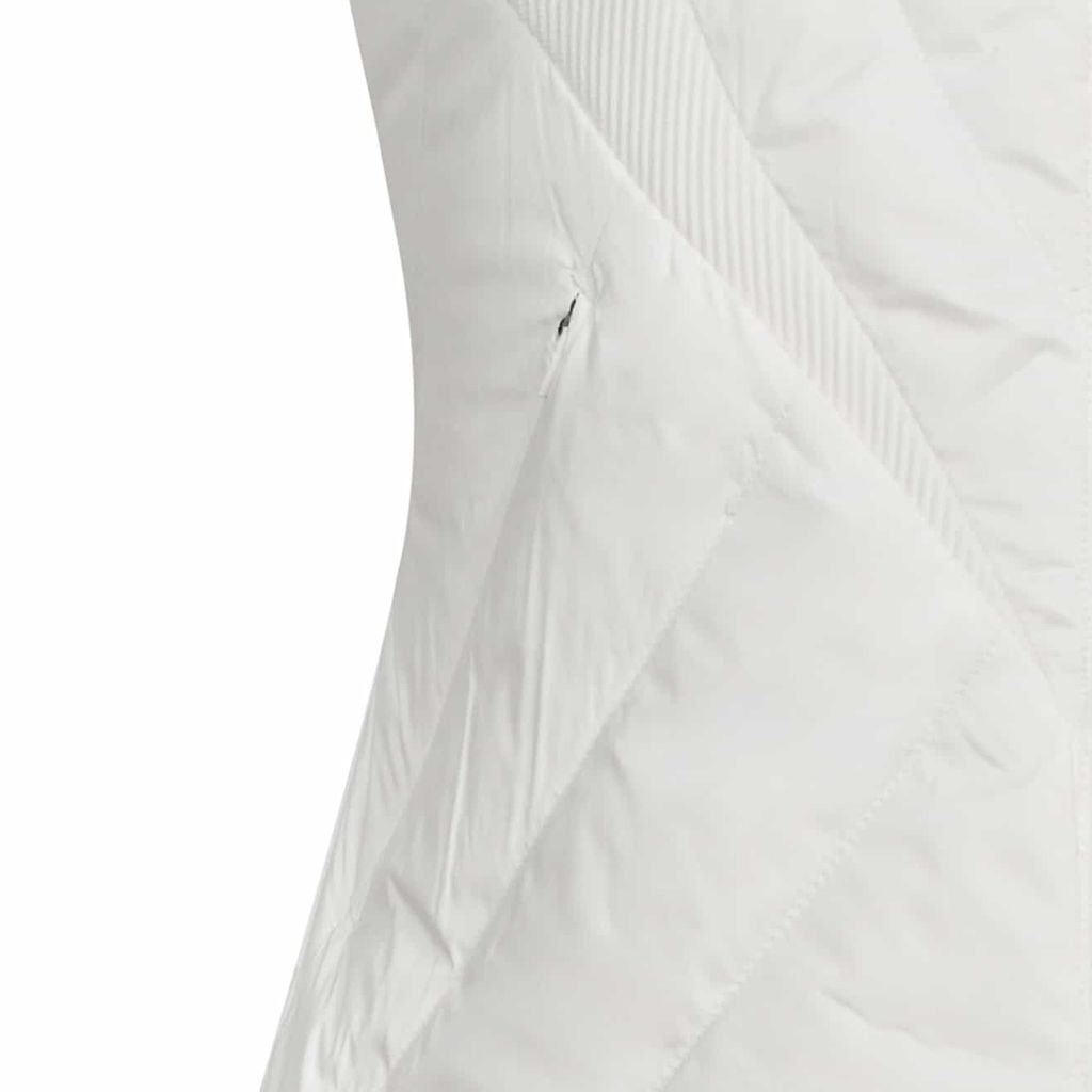 Gile lông vũ nữ Le Coq Sportif L254WCNRVE01, thiết kế slim-fit tôn dáng, tiện dụng cho các hoạt động thể thao.