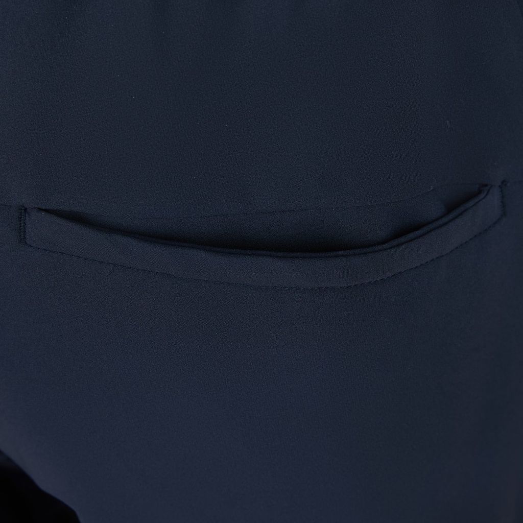 Chất liệu chống thấm nước và giữ nhiệt hiệu quả cho mùa lạnh của quần Le Coq Sportif