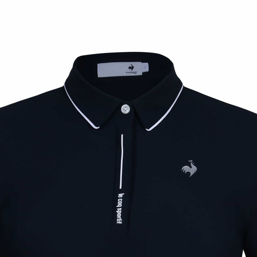 Áo golf nữ Le Coq Sportif LG5FHS04LV, logo 3D sang trọng, vạt áo giấu kín gọn gàng.