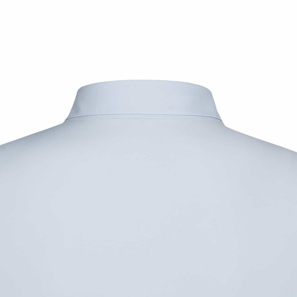 Áo golf nam LG5FHS12MV, logo tam giác tay áo, phong cách thể thao Pháp hiện đại.