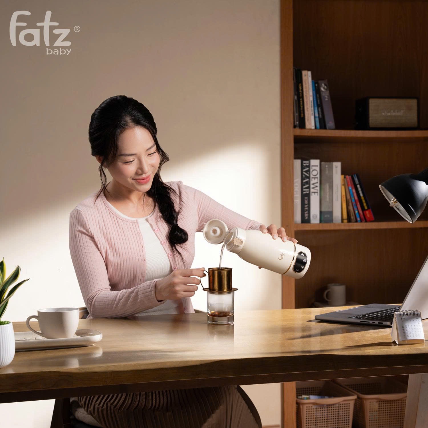 Bình đun và hâm nước pha sữa di động Mini Smart 18 Plus FB3807XM